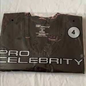 2/$10 NWT pro celebrity ladies fitted top
